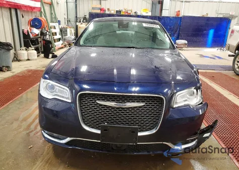 2016 Chrysler 300C z USA, uszkodzony, nr VIN 2C3CCAKG9GH358390